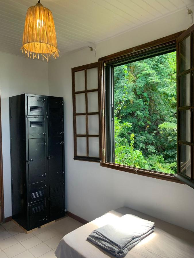 Top Hill Hostel- Martinique- Auberge Dortoir 拉特里尼泰 外观 照片