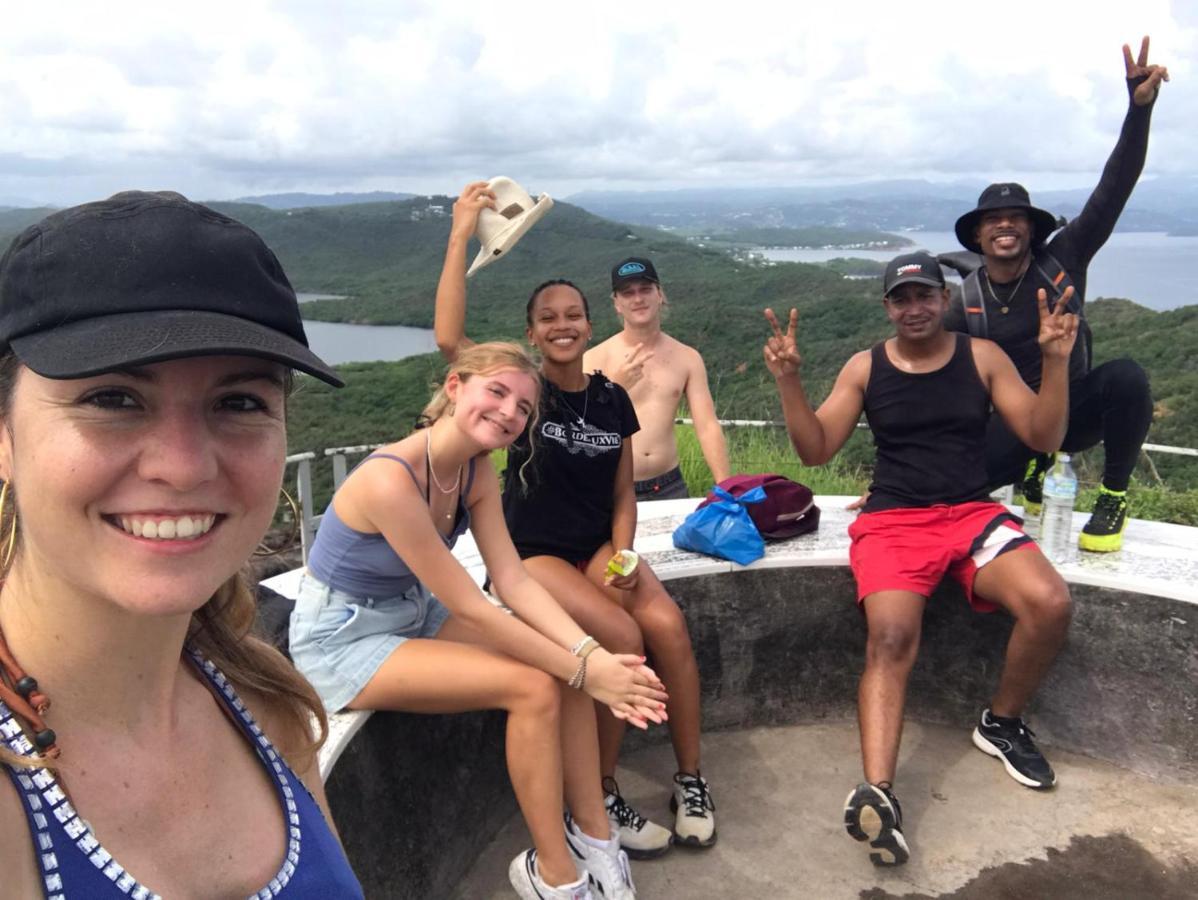 Top Hill Hostel- Martinique- Auberge Dortoir 拉特里尼泰 外观 照片