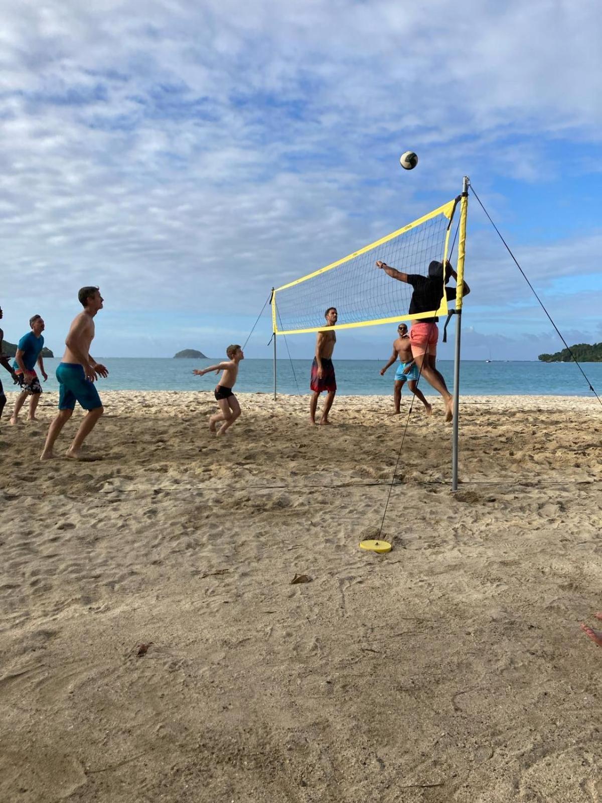 Top Hill Hostel- Martinique- Auberge Dortoir 拉特里尼泰 外观 照片